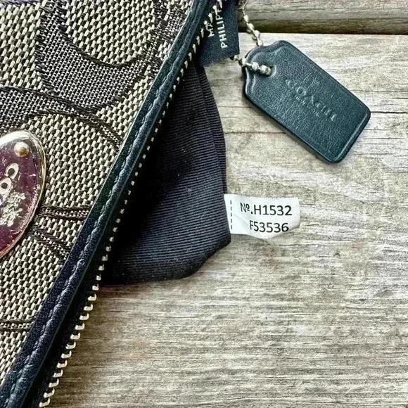 Coach Wristlet Wallet - Picture 4 of 4